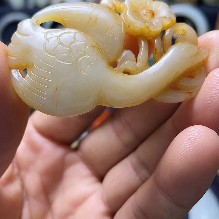颈饰未镶嵌和田玉（糖玉）