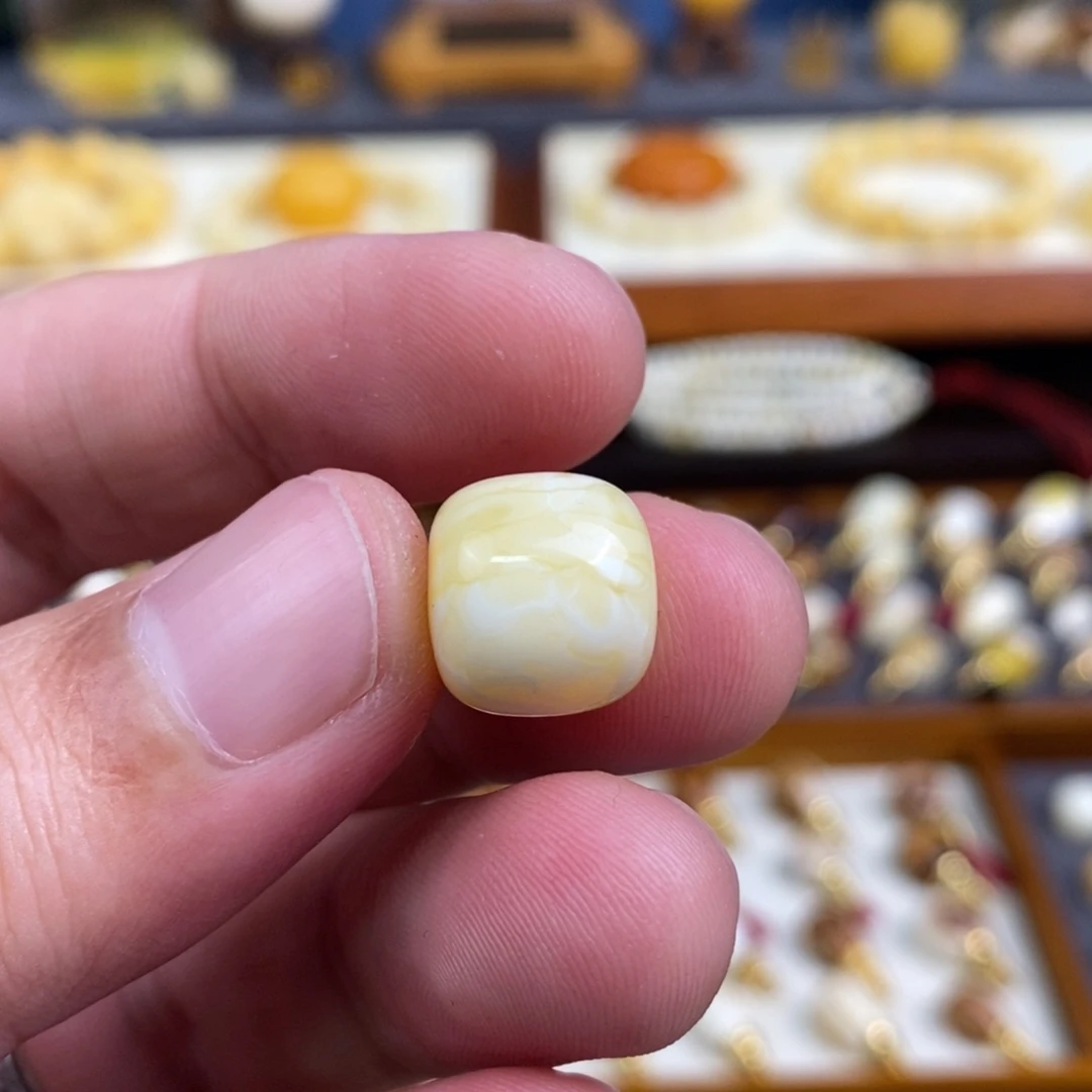 蜜蜡未镶嵌裸石配饰尺寸13.1