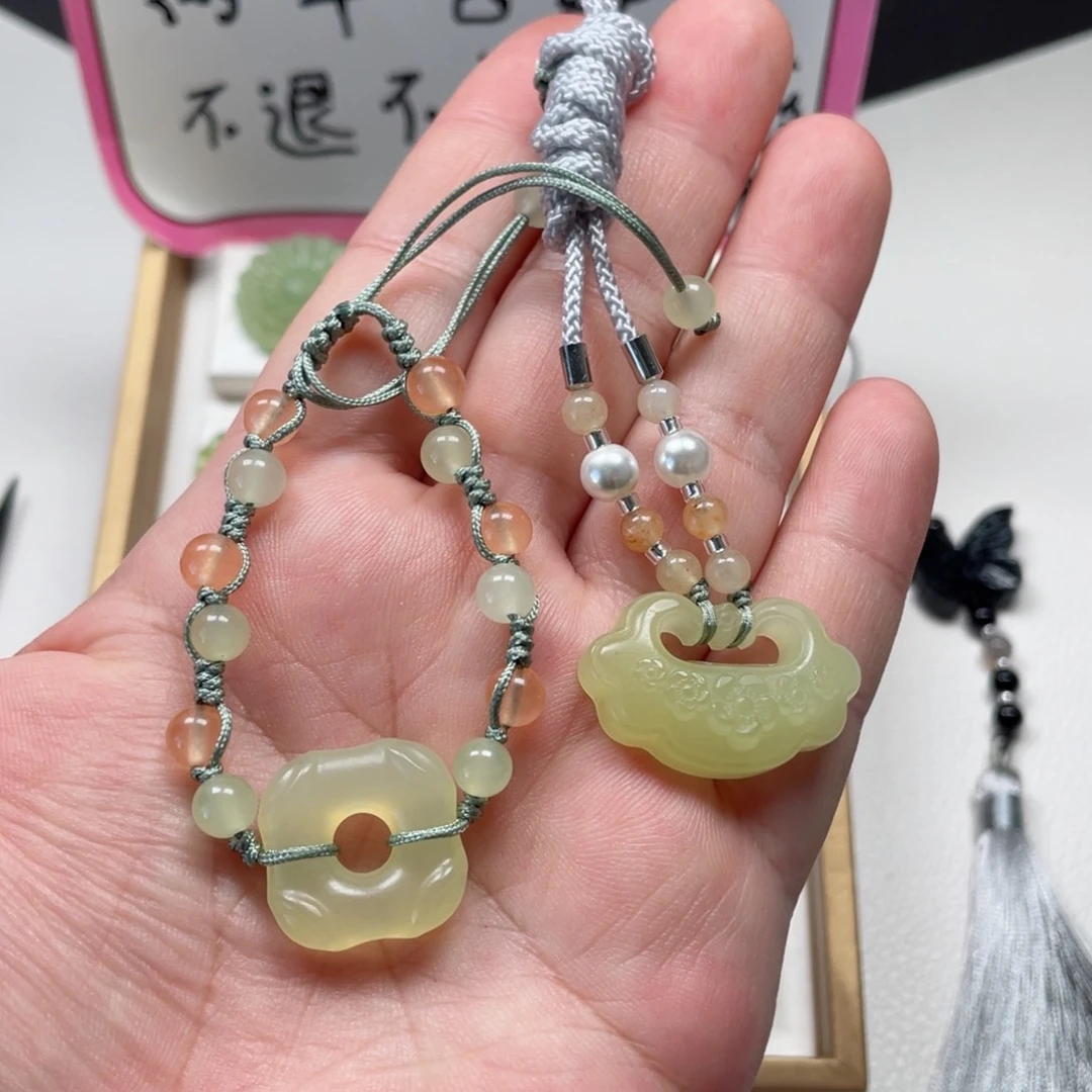 未镶嵌蛇纹石玉颈饰