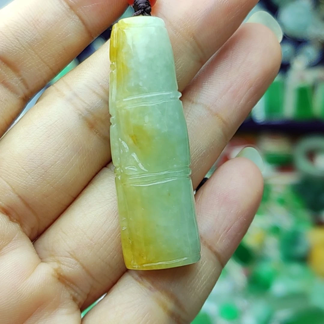 翡翠未镶嵌颈饰9