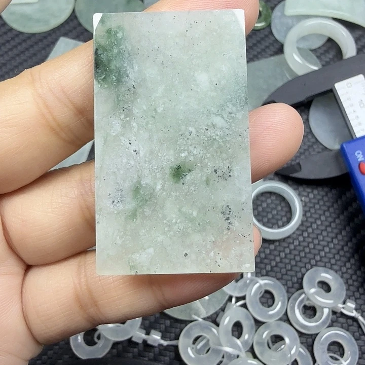 颈饰未镶嵌翡翠天然缅甸A货翡翠