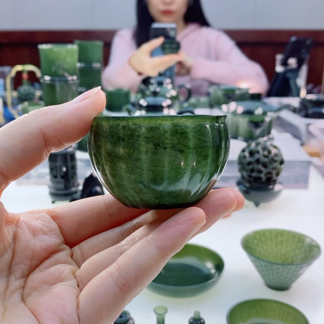 未镶嵌和田玉摆件