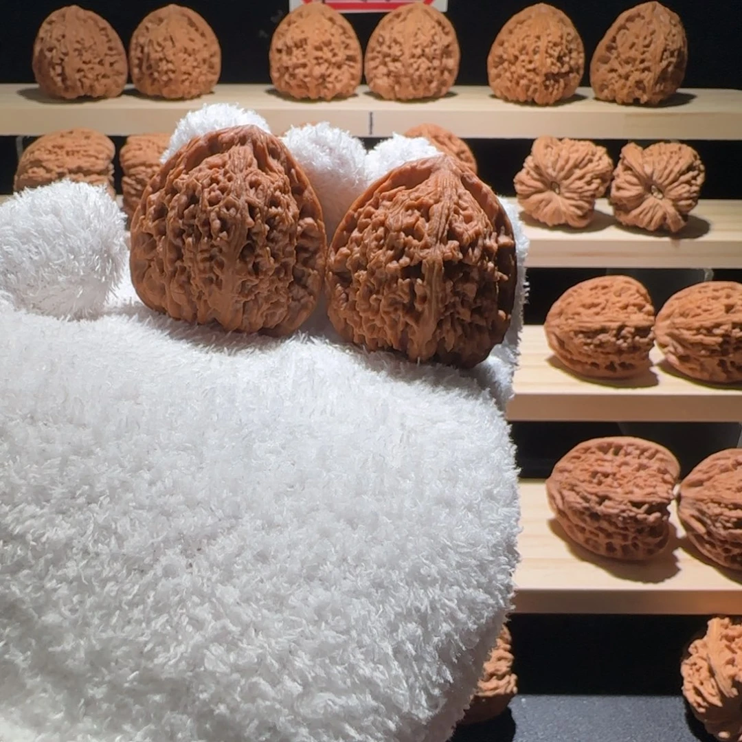 吊坠文玩核桃39三角奥迪炮弹