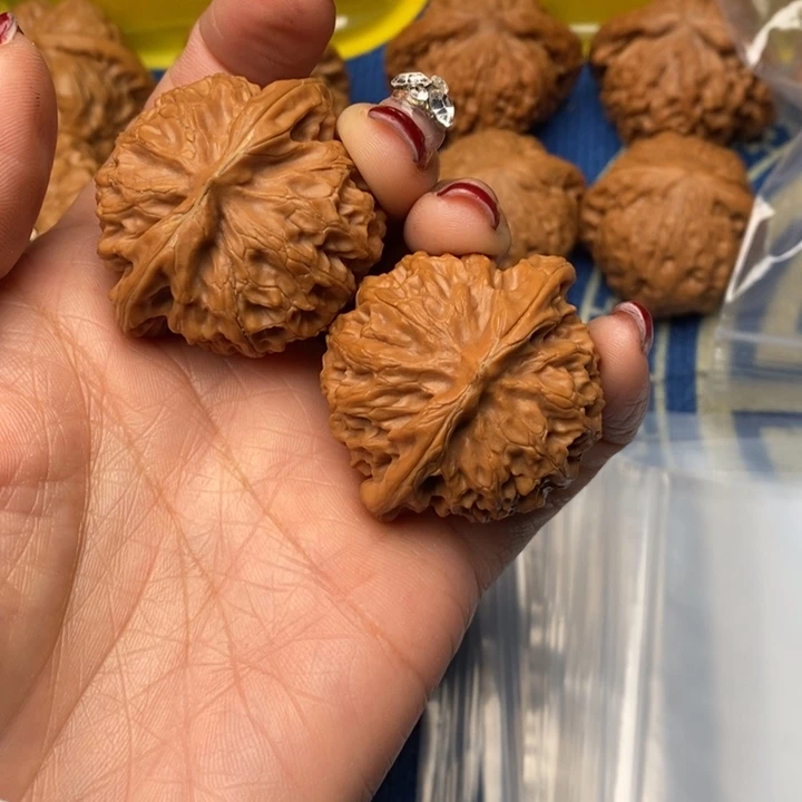 呼***呼桃核吊坠宫灯核桃