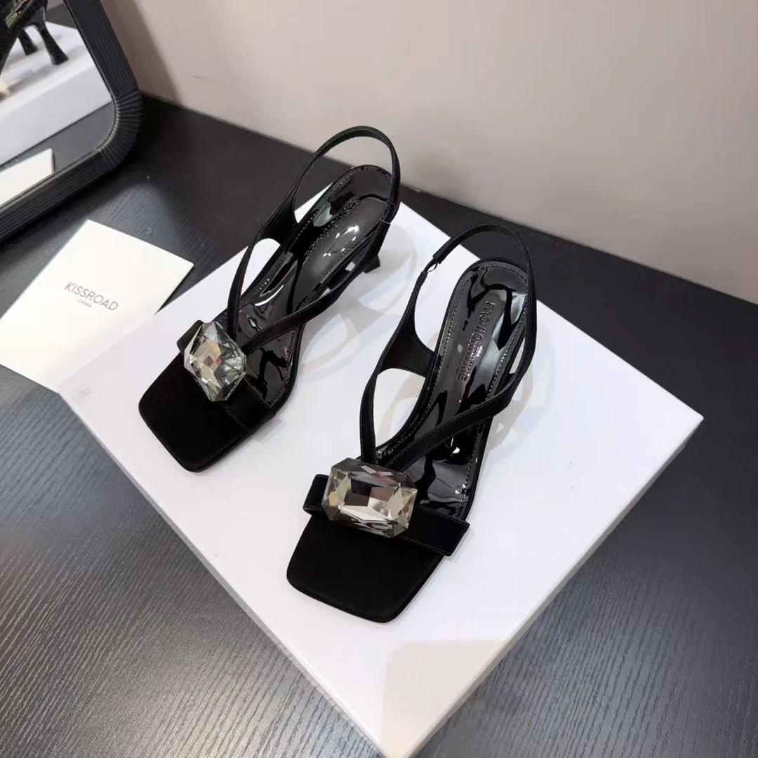 2025夏季夏季露趾时尚方头低帮中帮时装凉鞋凉鞋简约女水钻凉鞋