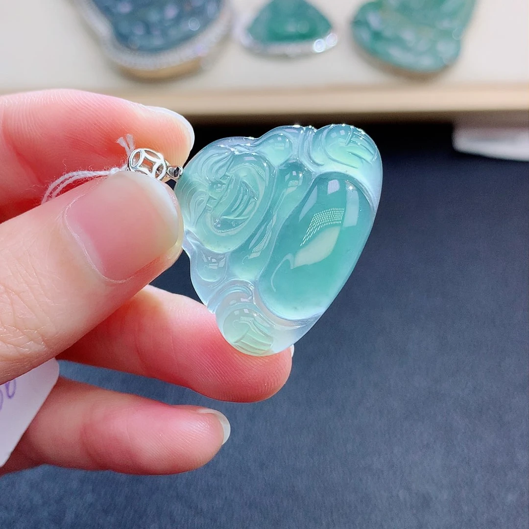 翡翠颈饰未镶嵌翡翠