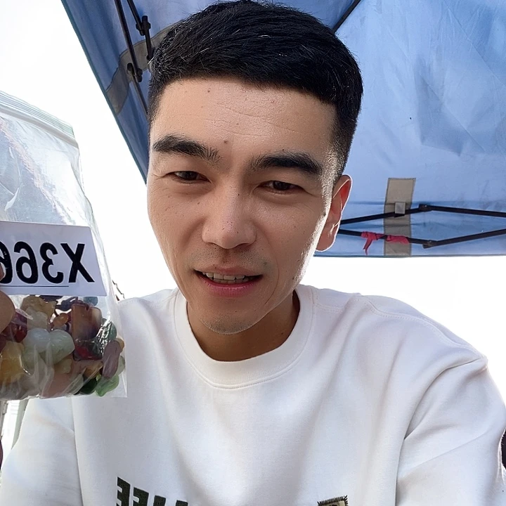 *****未镶嵌蛇纹石玉挂件