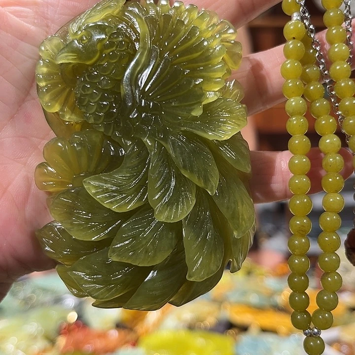 未镶嵌岫玉吊坠(赠链)