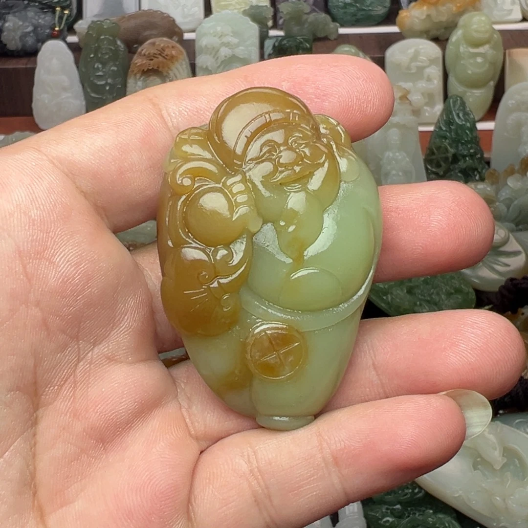 和田玉未镶嵌把件