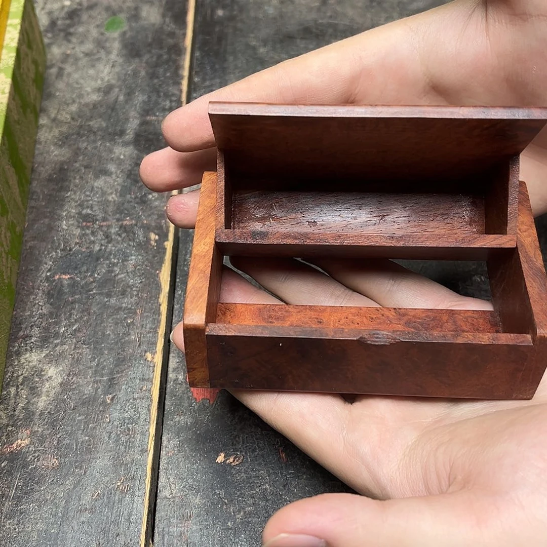 大叶紫檀（黑酸枝木类）