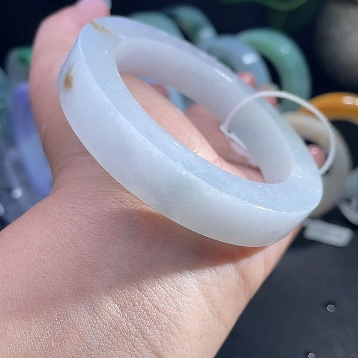 定制翡翠未镶嵌翡翠手镯