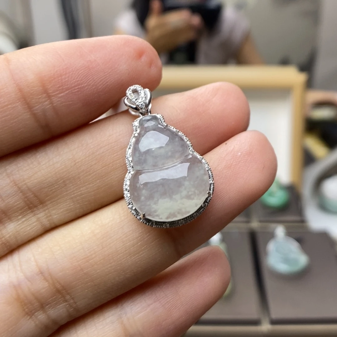 【闪购商品】颈饰18K金镶嵌翡翠62