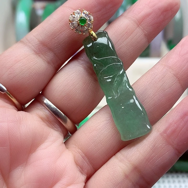 翡翠银S925镶嵌颈饰翡翠