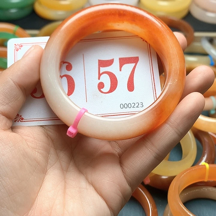 未镶嵌石英质玉（黄龙玉）手镯茶*?