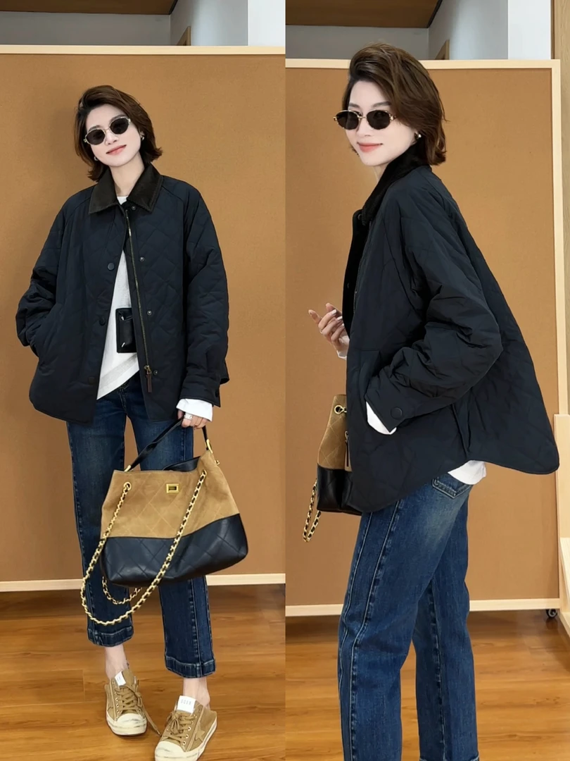 月月曼城奇遇极简风灯芯绒领女冬季宽松菱格外套 2509C5930