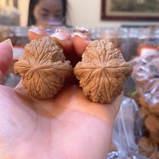 文玩核桃吊坠36暴雪有黄