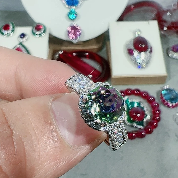 红宝石颈饰未镶嵌