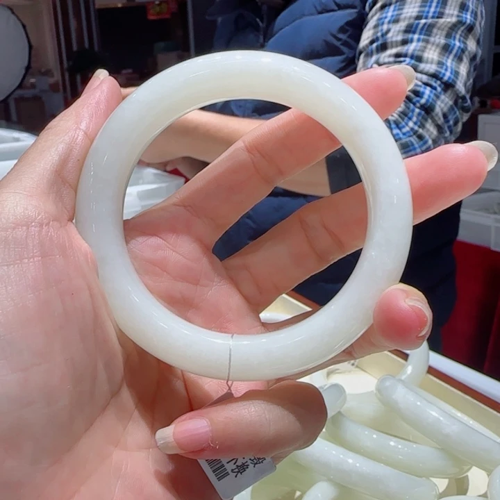 大***子和田玉未镶嵌手镯637