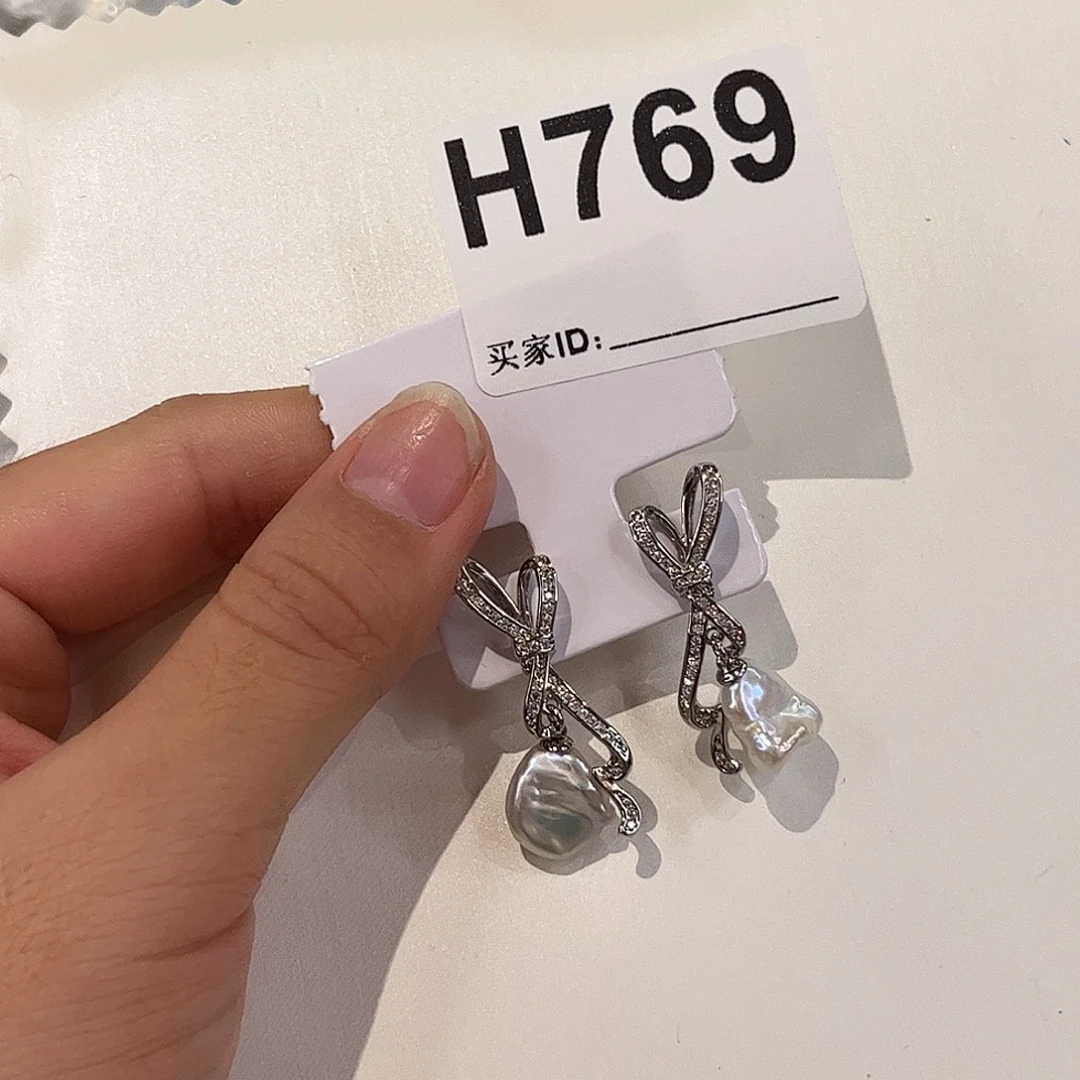 淡水珍珠合金耳饰