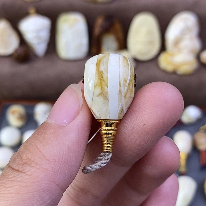 琥珀裸石未镶嵌14木乃伊三通z81