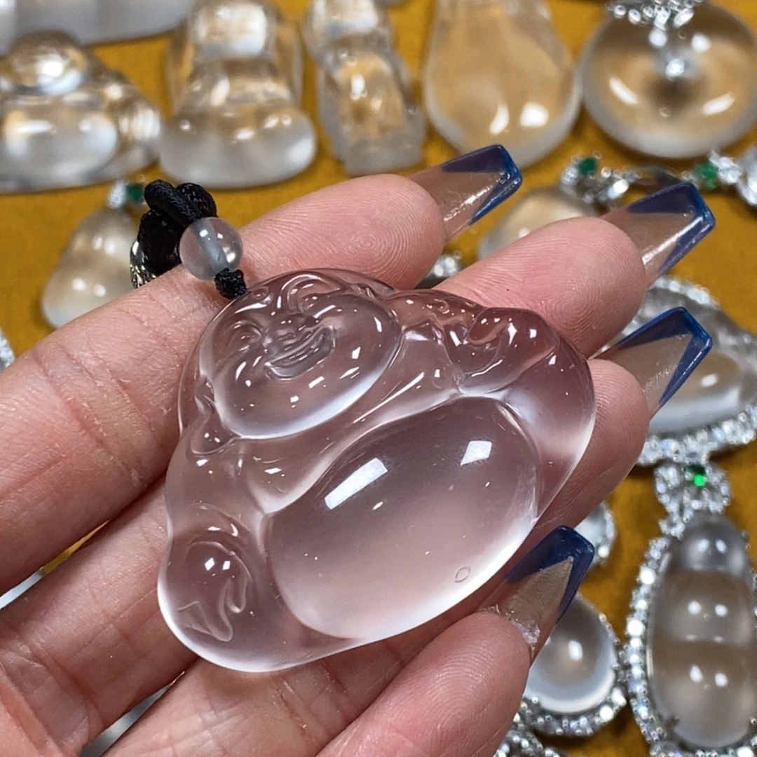 牧***菜颈饰未镶嵌石英质玉黑钢佛