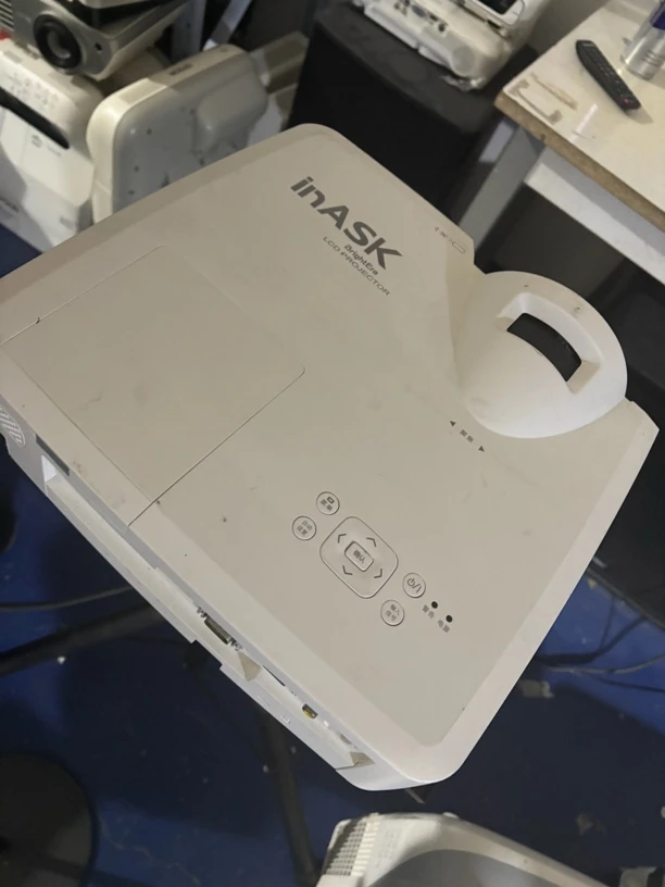 9新  二手 ask 短焦投影仪 运费自理