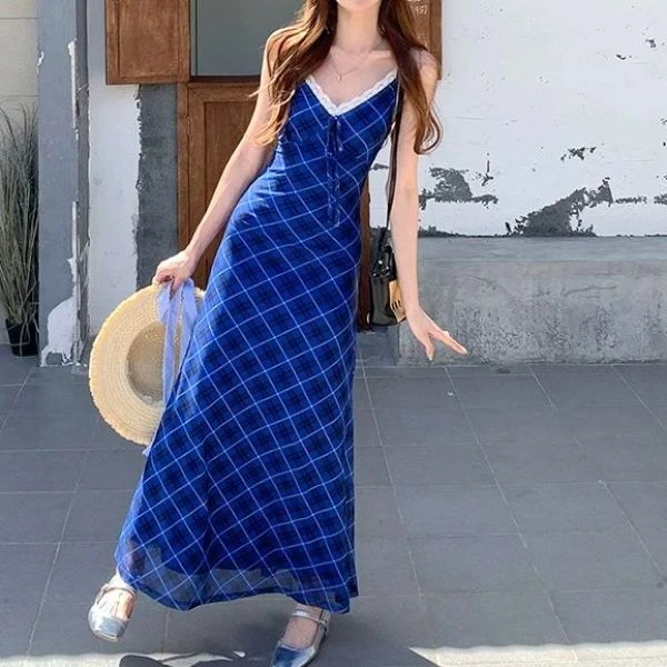 依二一推荐法式复古吊带连衣裙女春夏修身长裙1299