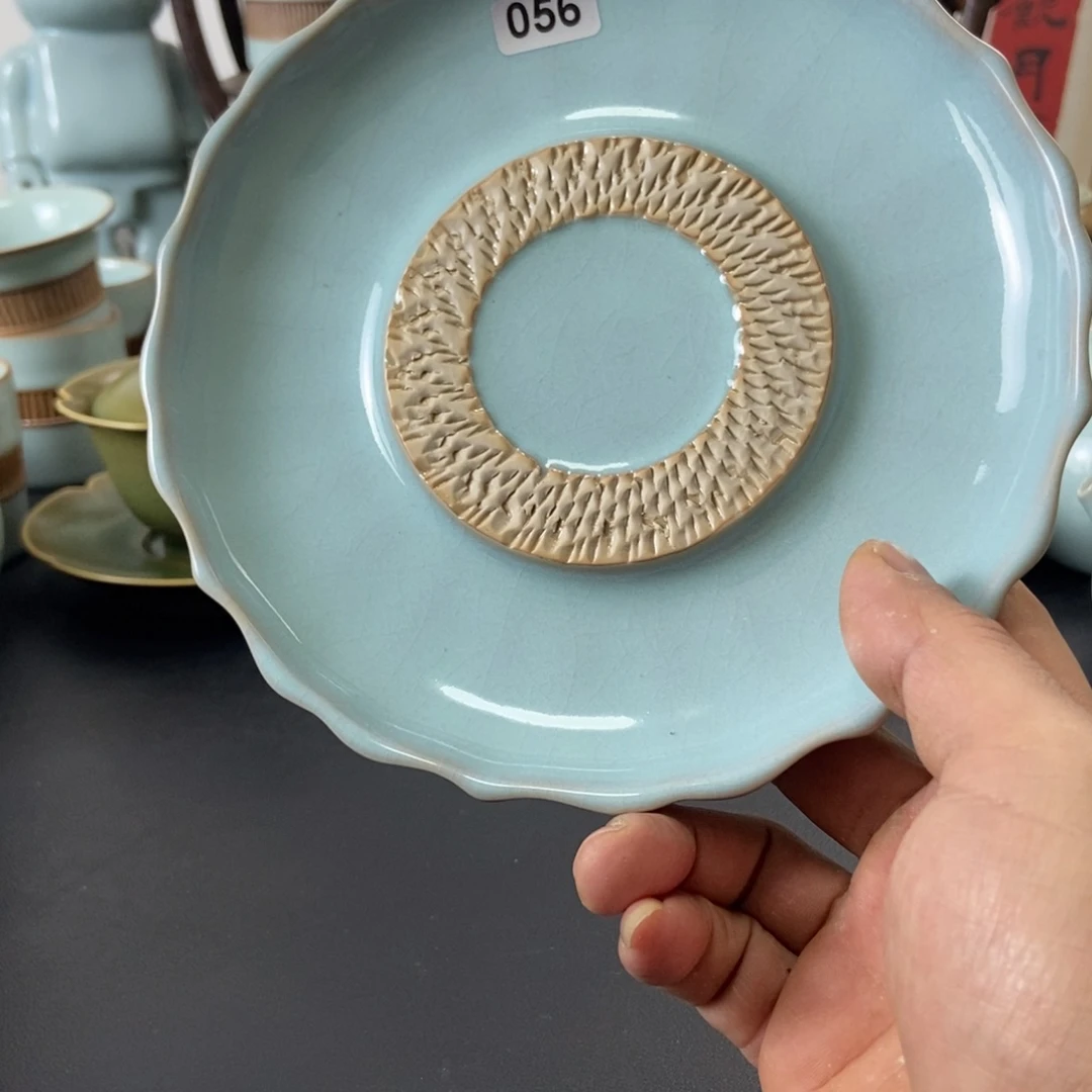 微瑕天青釉壶承福利款