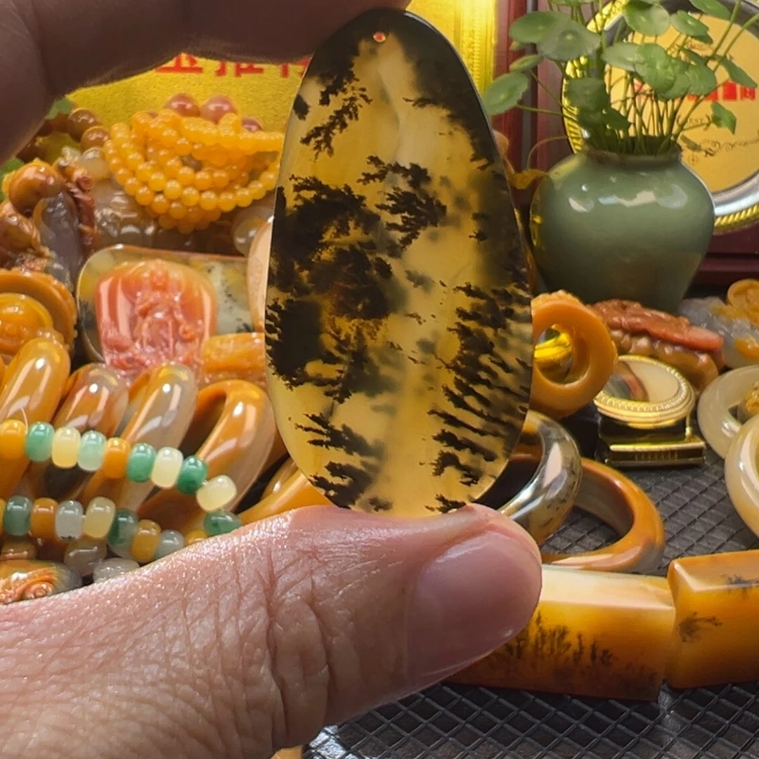 石英质玉未镶嵌颈饰