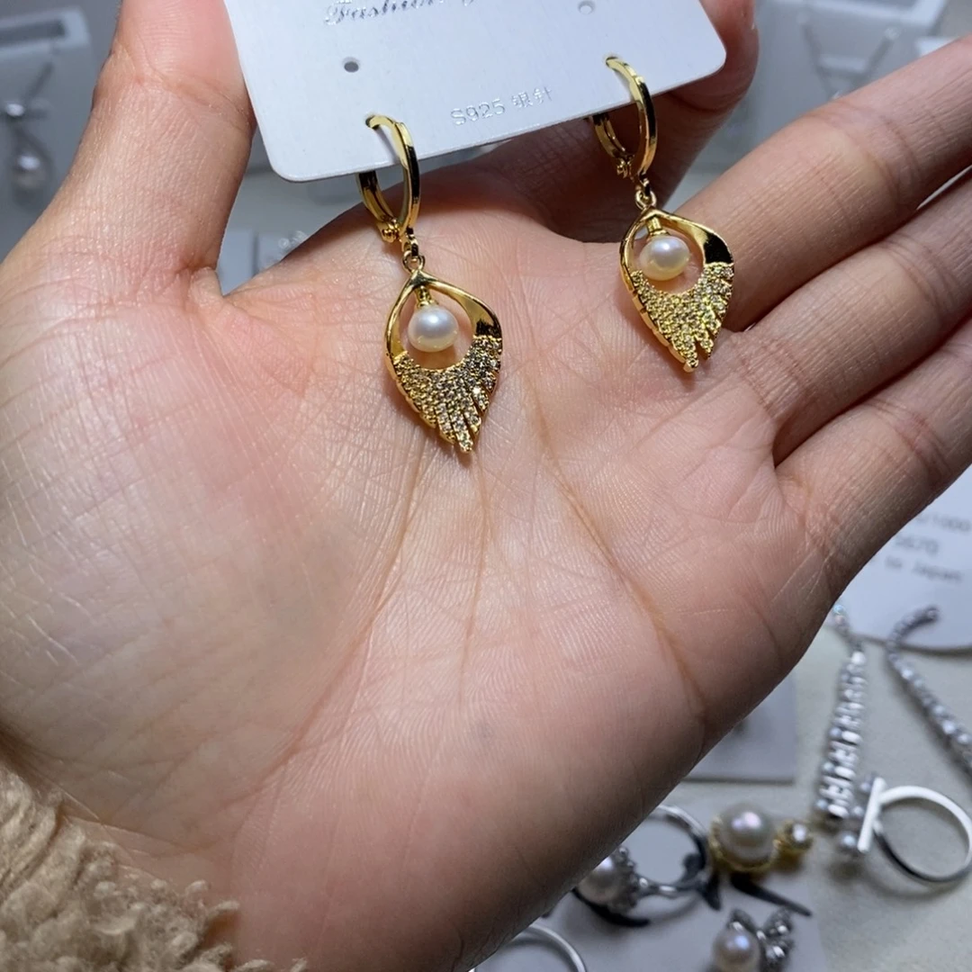 未镶嵌耳饰淡水珍珠