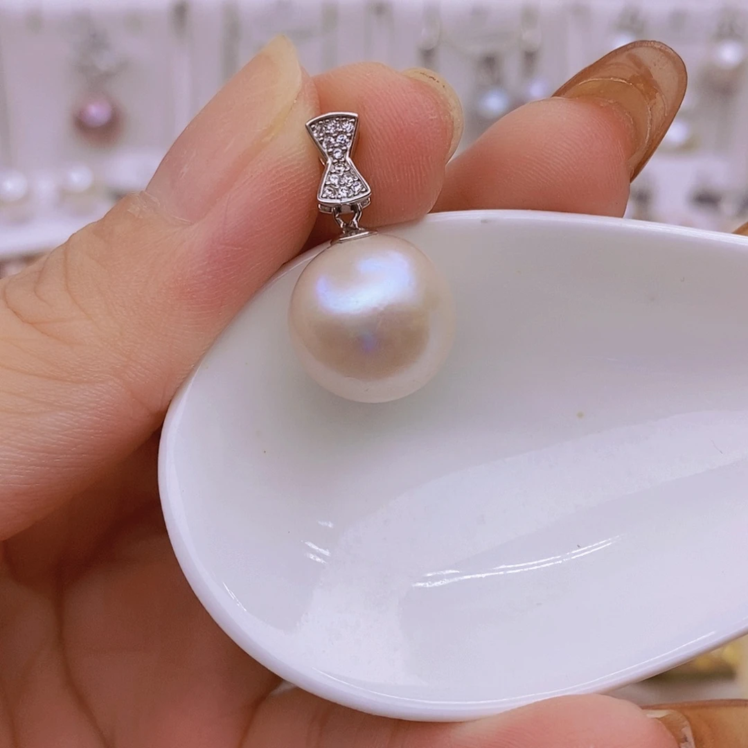 银S925镶嵌淡水珍珠吊坠(赠链)