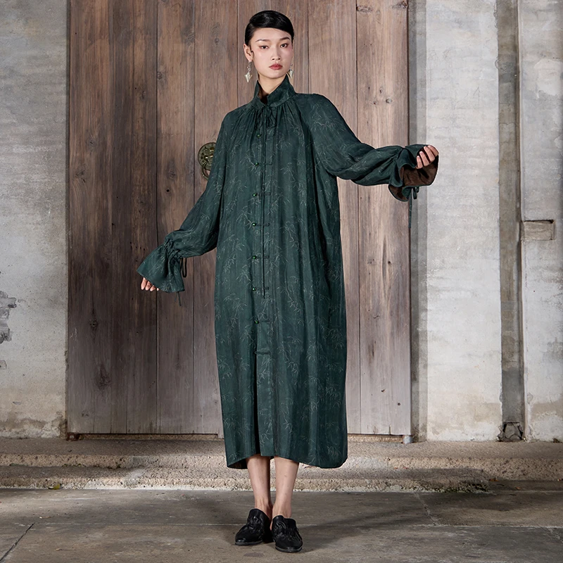 界内界外复古文艺铜氨丝印花立领灯笼袖宽松长款连衣裙J51F2011