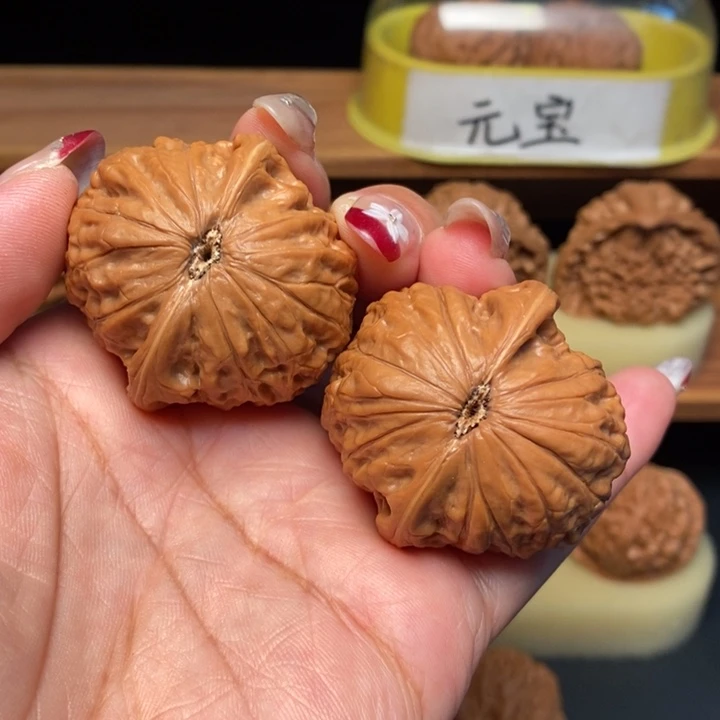 文玩核桃吊坠40铁锤