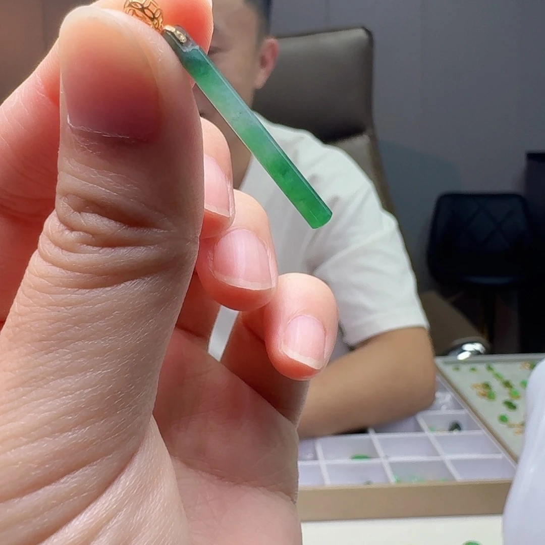 翡翠18K金镶嵌吊坠(不含链)天然翡翠