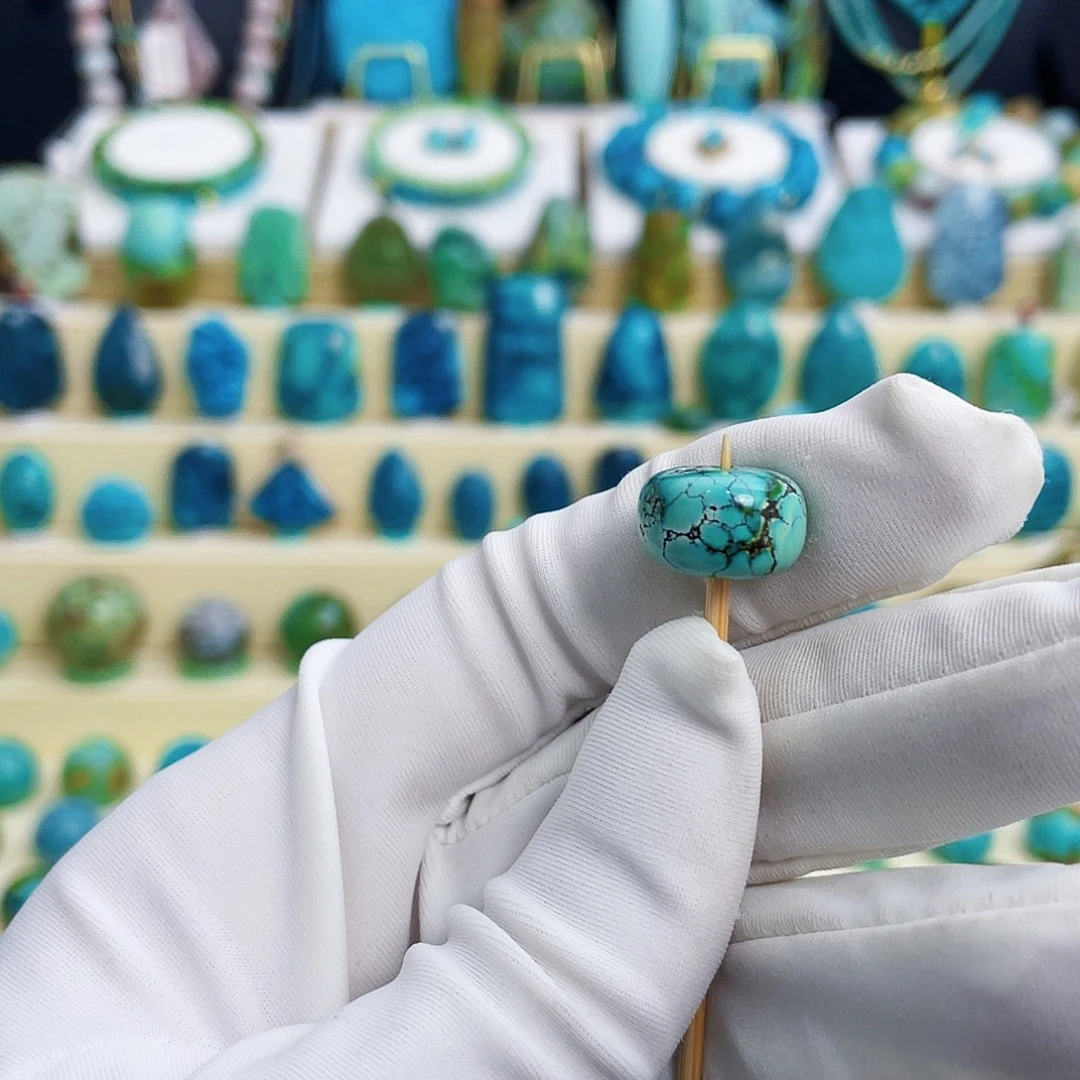 绿松石未镶嵌颈饰