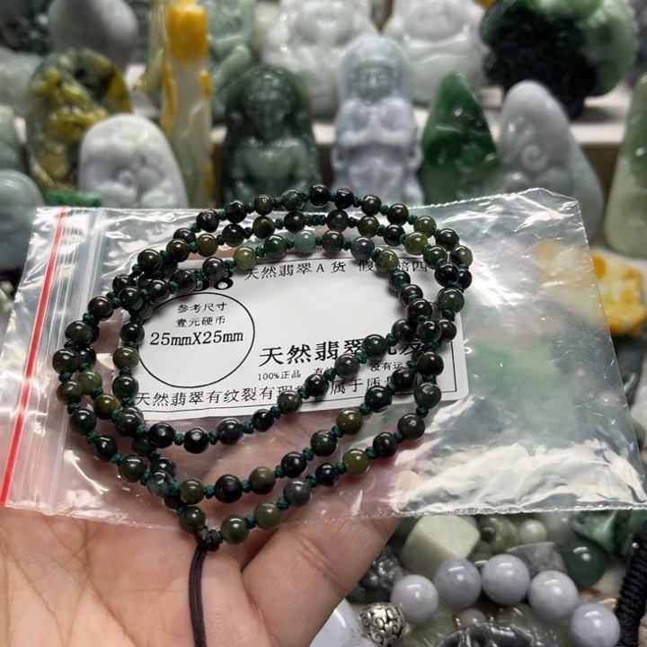 翡翠未镶嵌颈饰8658