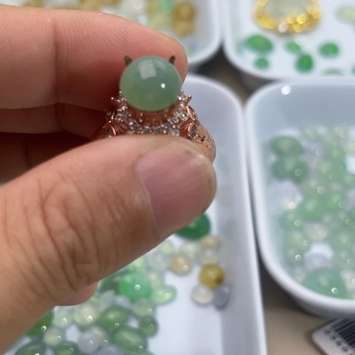 翡翠裸石缅甸A货翡翠