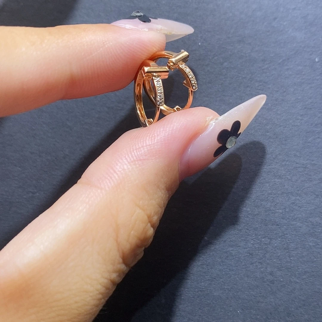 耳饰18K金镶嵌钻石T1半钻耳扣k玫