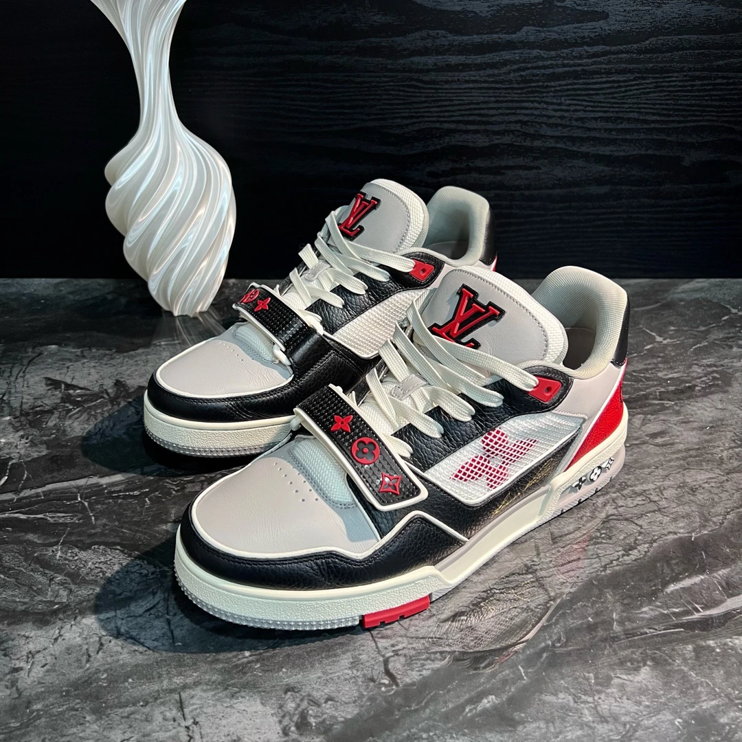 99新 LouisVuitton/路易威登 1820/41码/黑红魔术贴Trainer板鞋