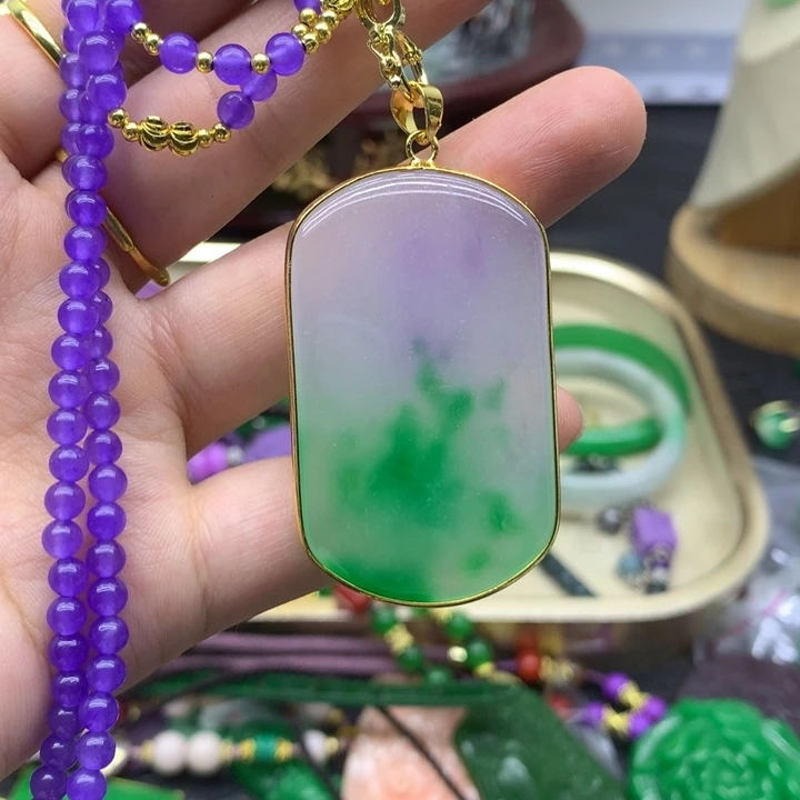 翡翠未镶嵌颈饰吊坠