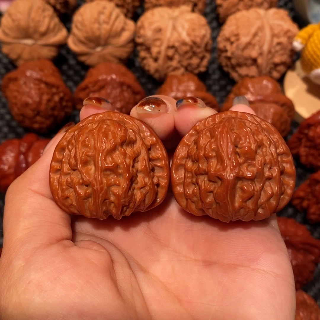 文玩核桃吊坠37白狮子，0469