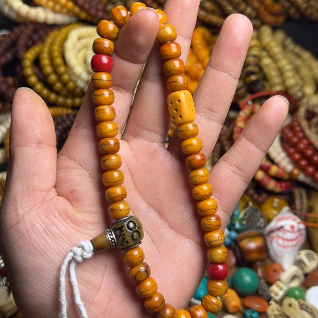 星月菩提吊坠手持