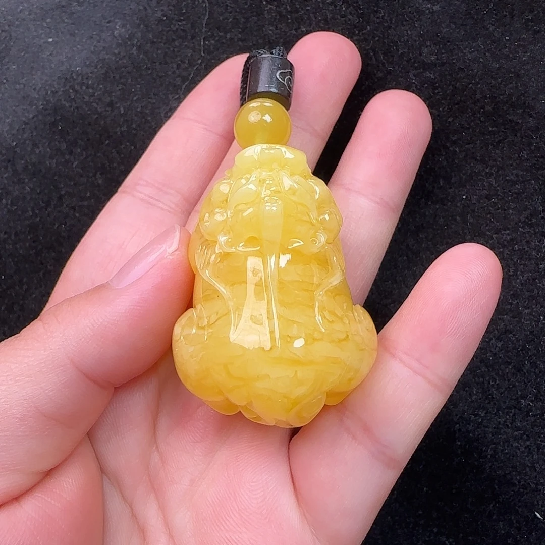 蜜蜡未镶嵌珠宝奇石