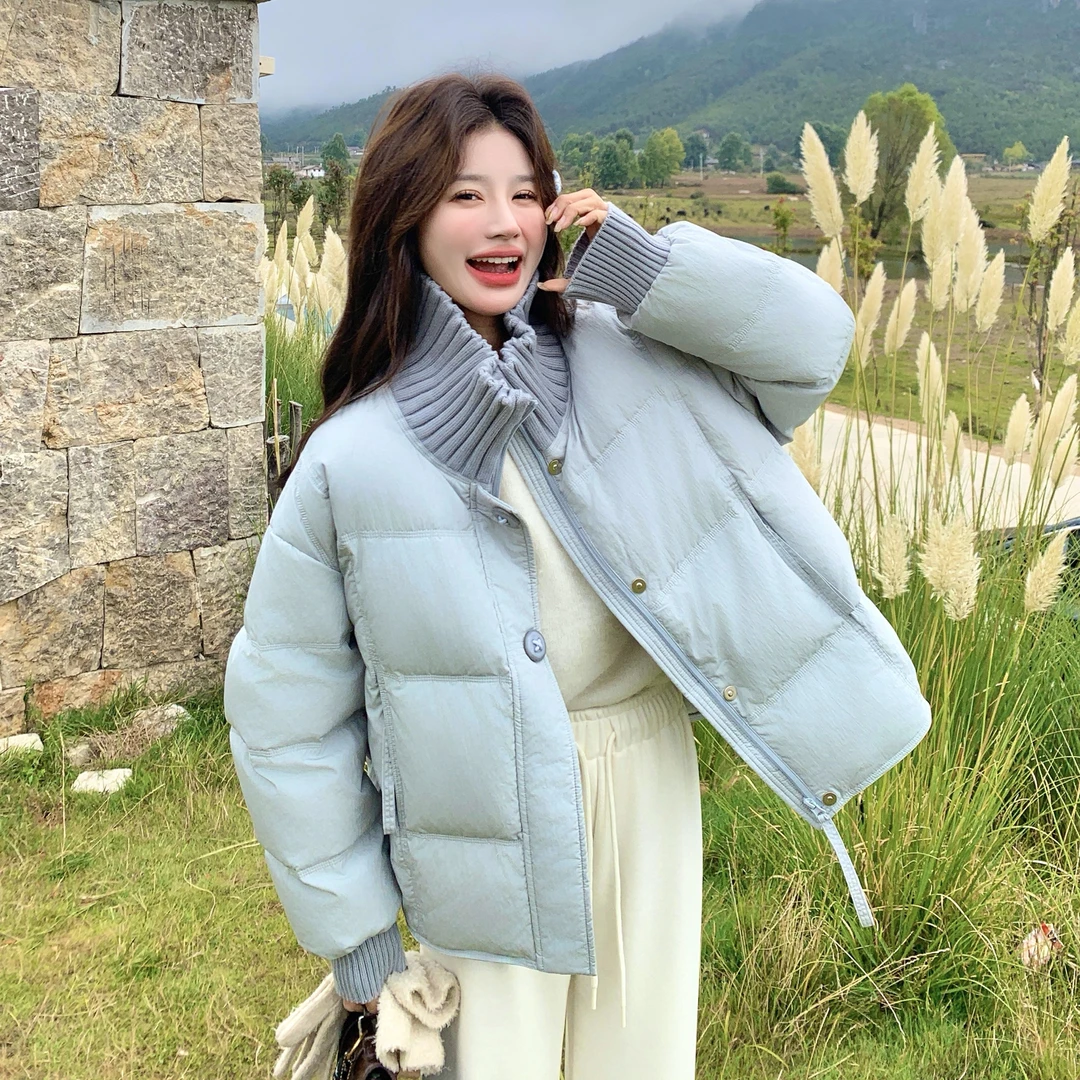 蓝色针织立领拼接短款羽绒服女冬2025新款韩系温柔风减龄90绒外套