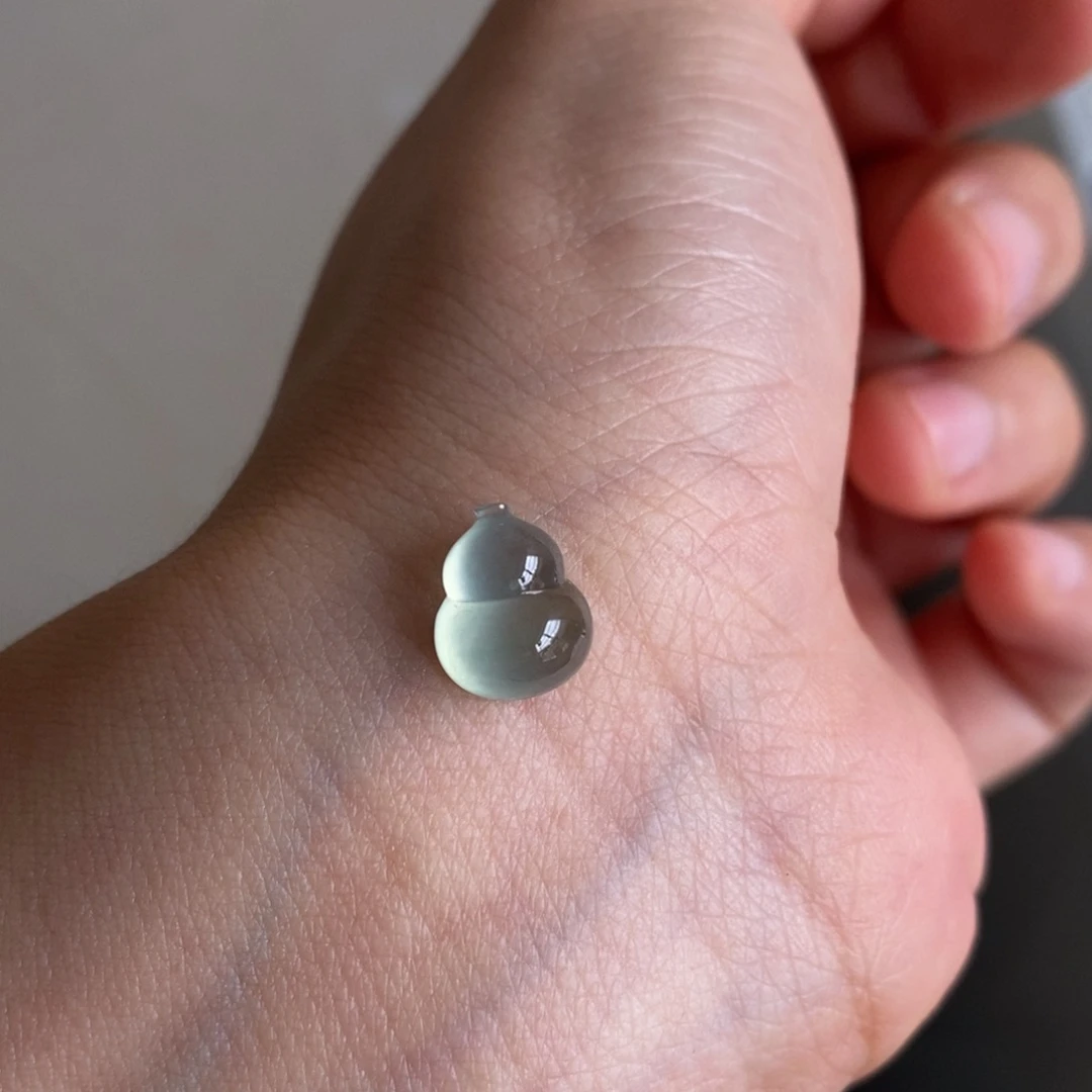 翡翠未镶嵌颈饰葫芦