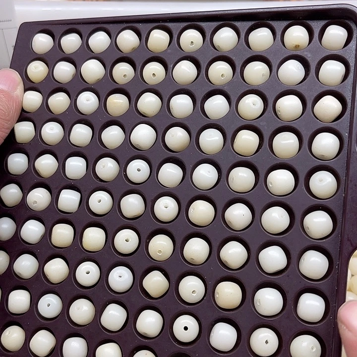白玉菩提吊坠瑕疵10-9白玉桶珠100颗卡灯牌宠100颗