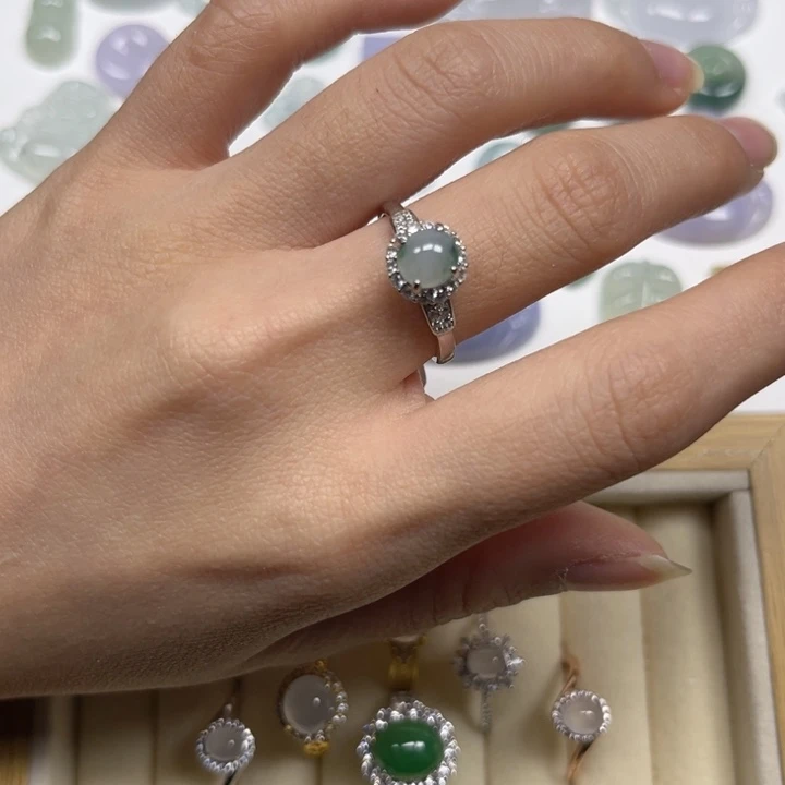 翡翠戒指银S925镶嵌飘花戒指