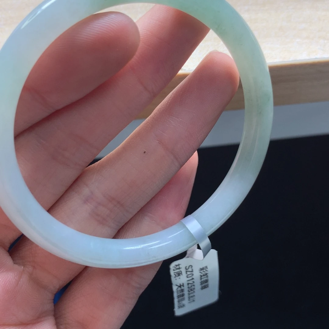 未镶嵌手镯翡翠手镯