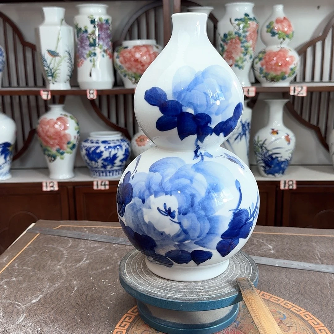 摆件景德镇陶瓷葫青牡