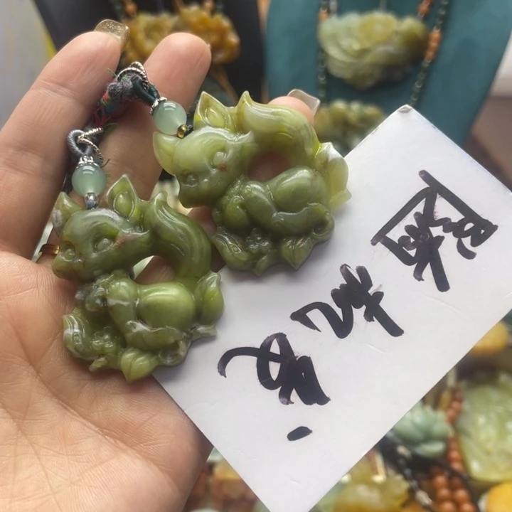 蛇纹石玉合金颈饰